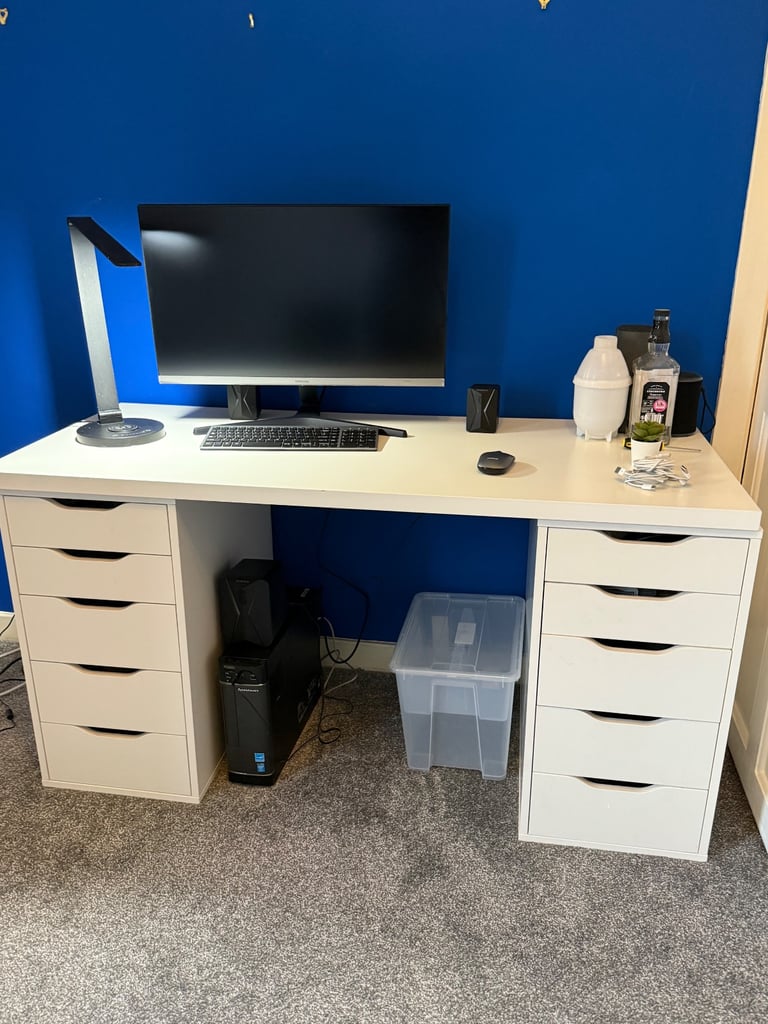 Desk and storage drawers 