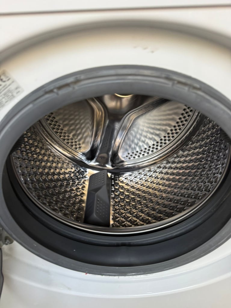 Howden 8kg Integrated Washer Dryer With Free Delivery N Warranty 