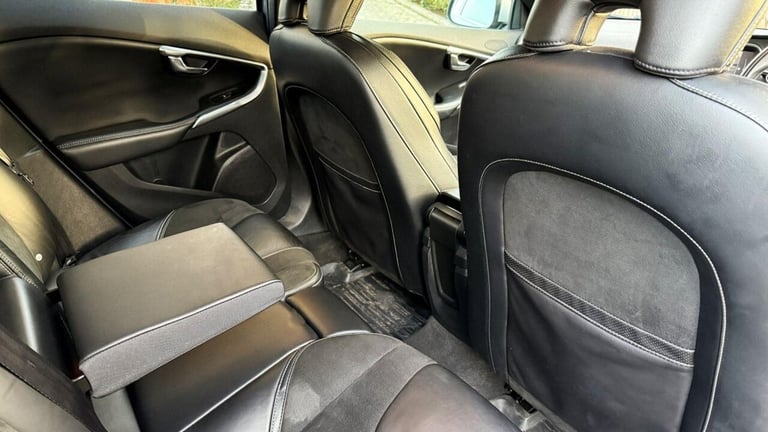 2017 Volvo V40 2.0 D2 R-Design Nav Plus Auto Euro 6 (s/s) 5dr Hatchback Diesel Automatic