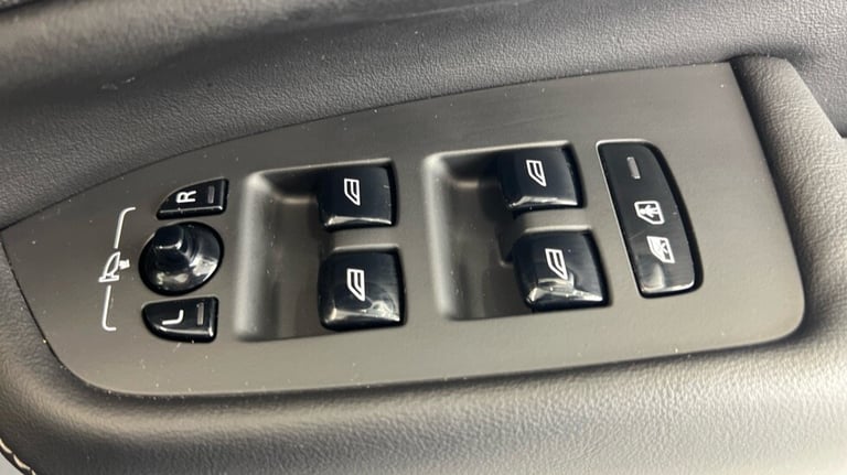 2023 Volvo XC90 Plus, B5 AWD mild hybrid, Diesel, Dark, 7 Seats (Panoramic Sunroof, BLIS) Estate ...