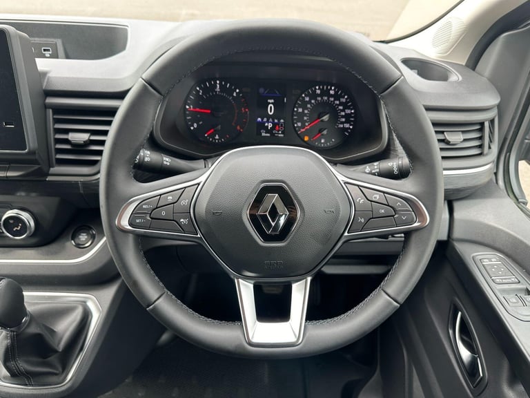 2024 Renault Trafic 2.0 dCi Blue 30 Extra Sport Crew Van EDC LWB Euro 6 (s/s) 6dr WINDOW VAN Dies...
