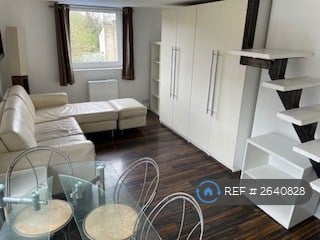 Studio flat in Azenby Road, London, SE15 (#2640828)