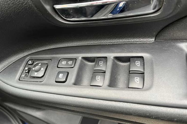 2020 Mitsubishi Outlander 2.0 MIVEC Design SUV 5dr Petrol CVT 4WD Euro 6 (s/s) (150 ps) SUV Petro...