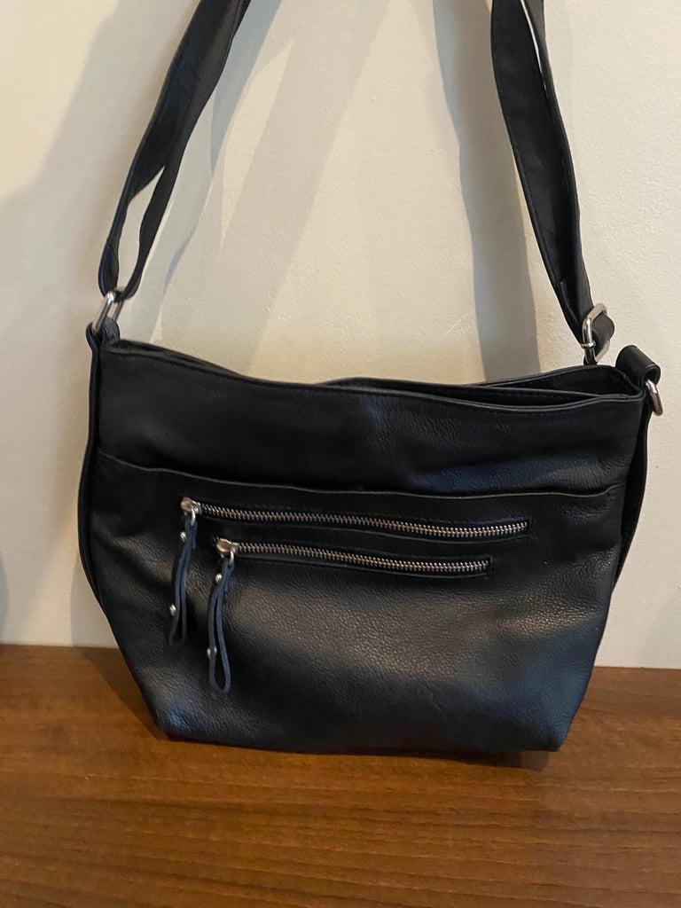 Pavers leather bag