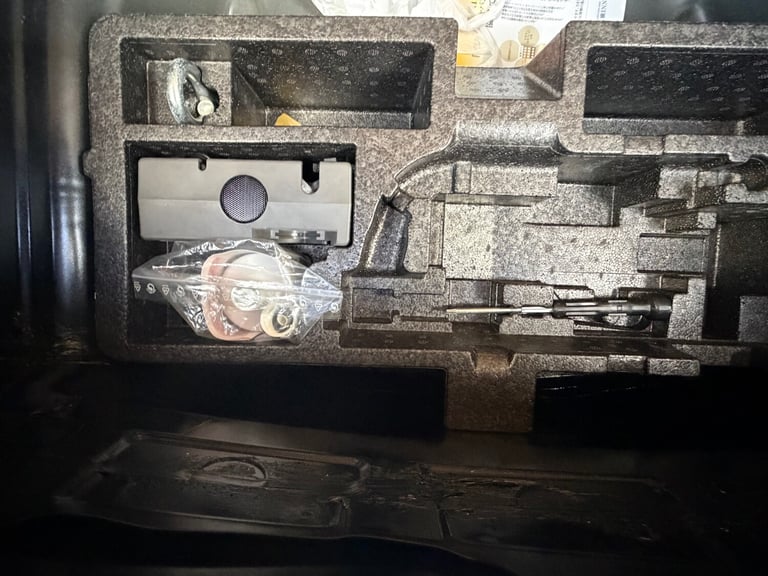 2015 Volkswagen CROSS UP! 1.0  hatchback  Petrol Automatic