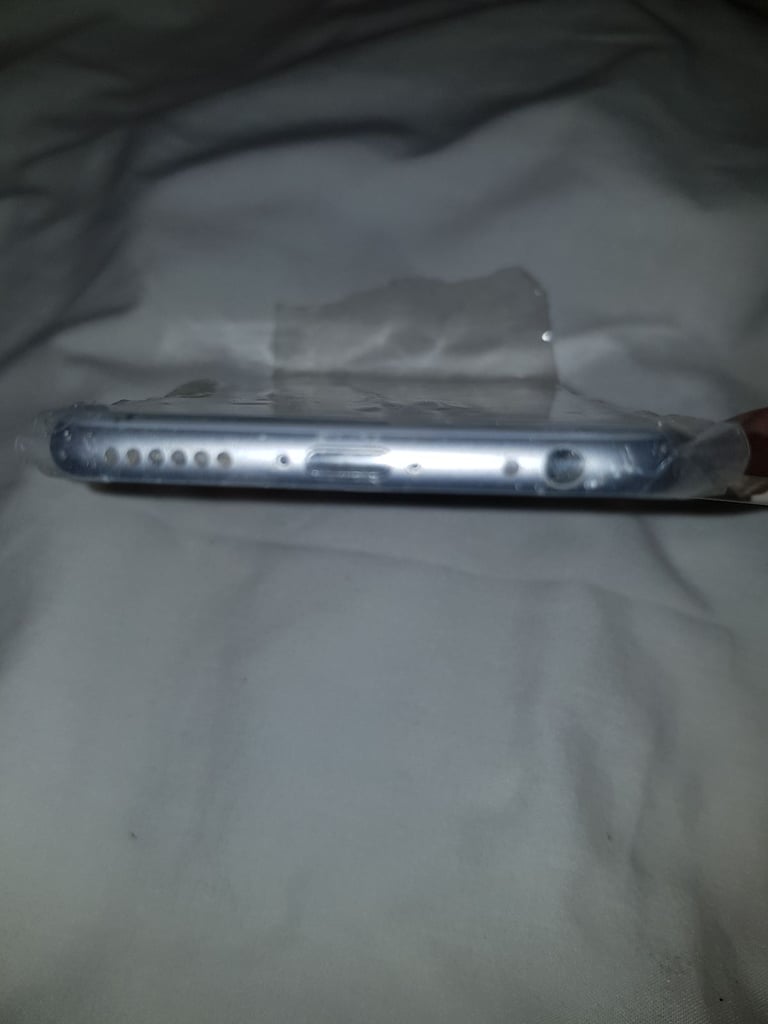 iPhone 6s new with no screen 