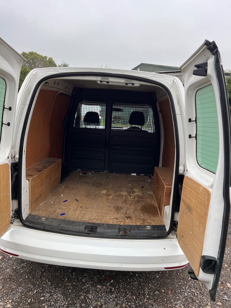 2015 Volkswagen Caddy 1.6 TDI 102PS Trendline Van SUPERB LITTLE VAN PANEL VAN Diesel Manual