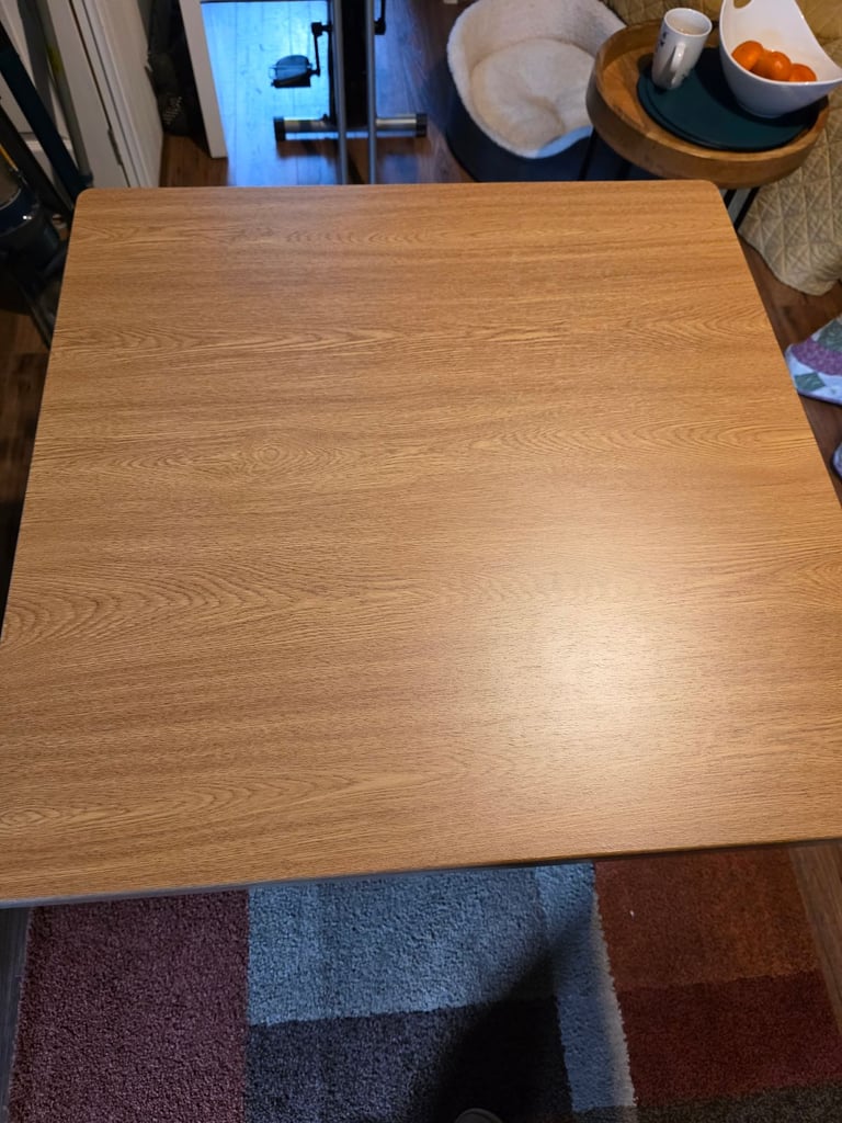 Small dining table and 2 chairs