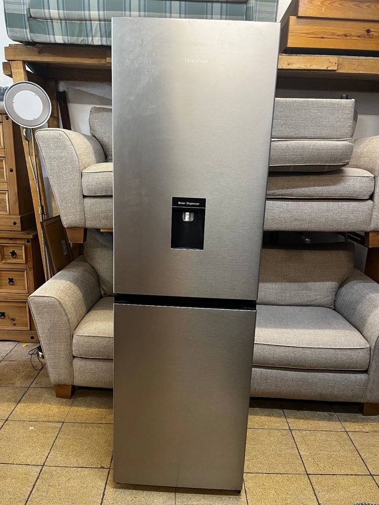 STAINLESS STEEL HISENSE FRIDGE FREEZER WITH DRINKS DISPENSER IN GOOD WORKING CONDITION
