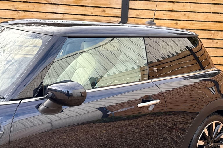 2022 MINI Hatch 1.5 Cooper Exclusive Hatchback 3dr Petrol Steptronic Euro 6 (s/s) (136 ps) HATCHB...