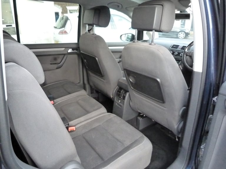 2015 Volkswagen Touran 1.6 TDI 105 BlueMotion Tech SE 5dr MPV Diesel Manual