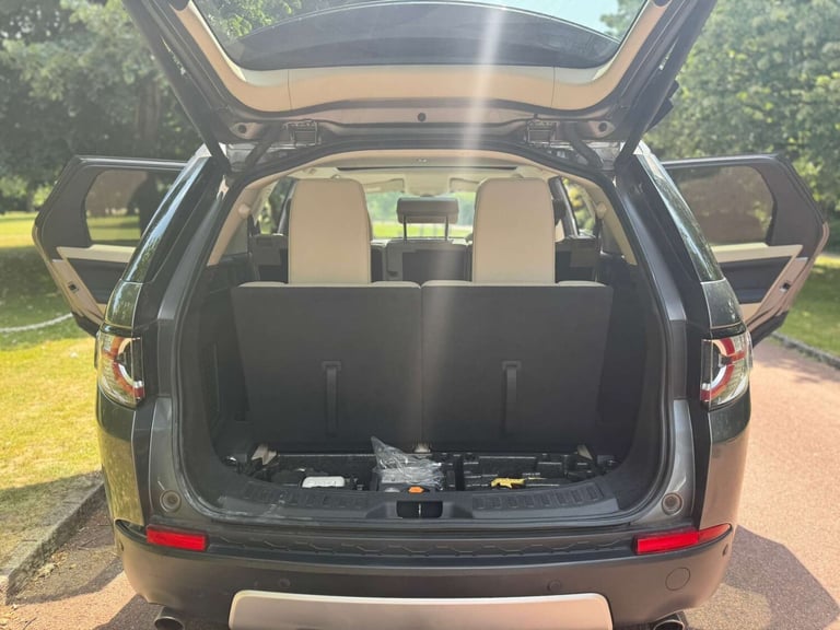 2015 Land Rover Discovery Sport 2.2 Discovery Sport HSE SD4 Auto 4WD 5dr SUV Diesel Automatic