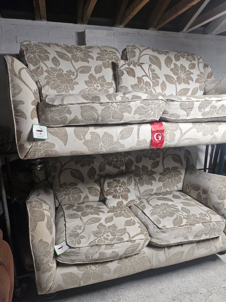 Exdisplay g plan 3&2 sofa set beautiful 