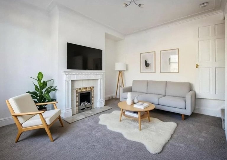 2 Bed  Terrace house ,  LEEDS LS9 , Ready to move in , No Chain  !!  EXCELLENT CONDITION 