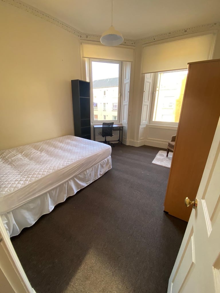 Two Bedroom flat in Glen Street Edinburgh 