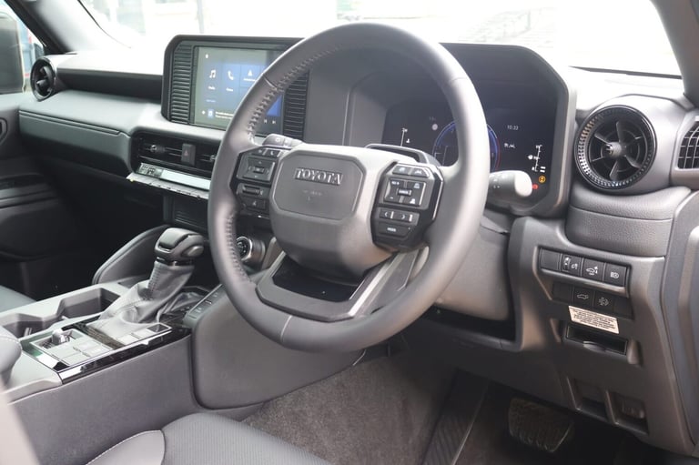 2025 Toyota Land Cruiser BRAND NEW COMMERCIAL REAR PRIVACY GLASS Hi GLOSS FINISH  MUD TERRAIN TYR...