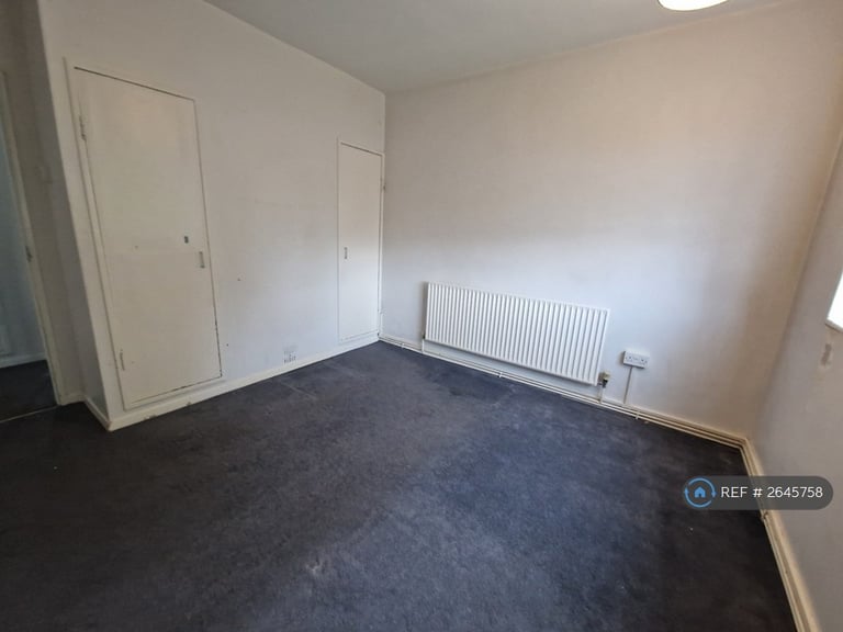 3 bedroom flat in Melford Court, London, SE22 (3 bed) (#2645758)