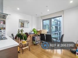 2 bedroom flat in Christian Street, London, E1 (2 bed) (#2663582)