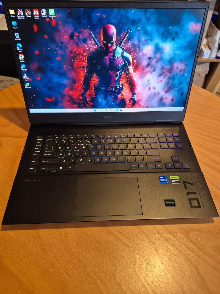 Gaming Laptop HP Omen 17" Intel i7-13700HX/RTX4060/16GB RAM/1TB SSD/Windows 11