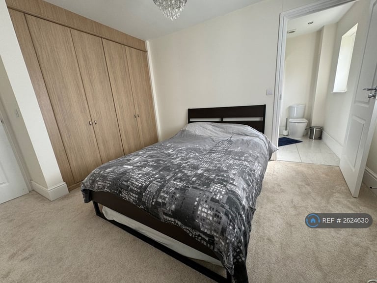 5 bedroom house in Barlow Road, Hamilton, Leicester, LE5 (5 bed) (#2624630)