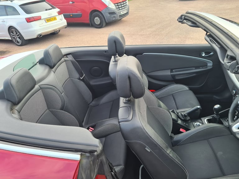 Renault, MEGANE, Convertible, 2012, Manual, 1870 (cc), 2 doors