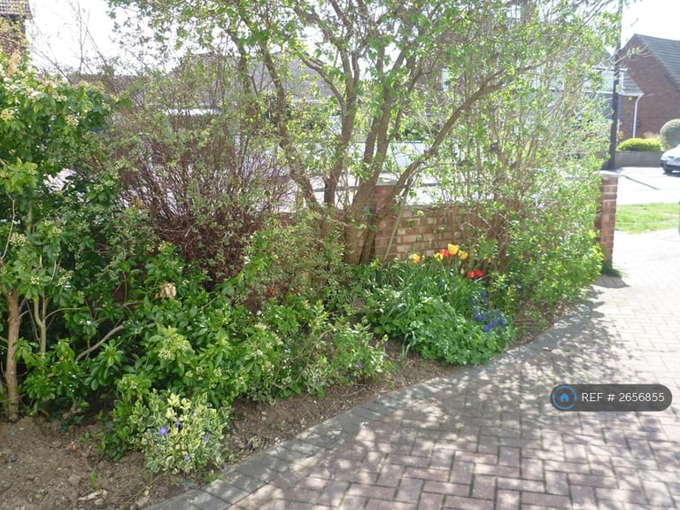 1 bedroom in Goffs Road, Ashford, TW15 (#2656855)