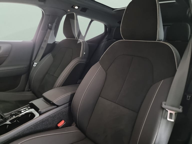2022 Volvo XC40 2.0 B4 MHEV Ultimate SUV 5dr Petrol Hybrid DCT Auto Euro 6 (s/s) (197 ps) - Suv H...
