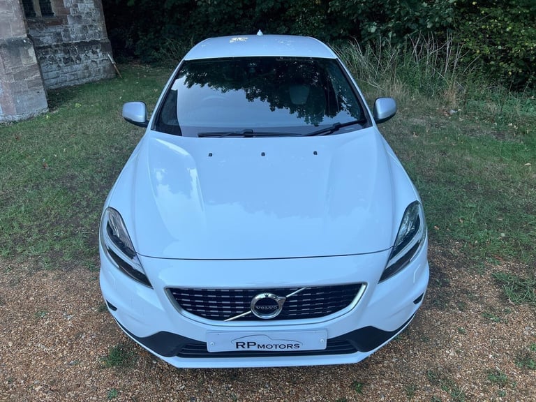2018 Volvo V40 2.0 T2 R-Design Euro 6 (s/s) 5dr HATCHBACK Petrol Manual