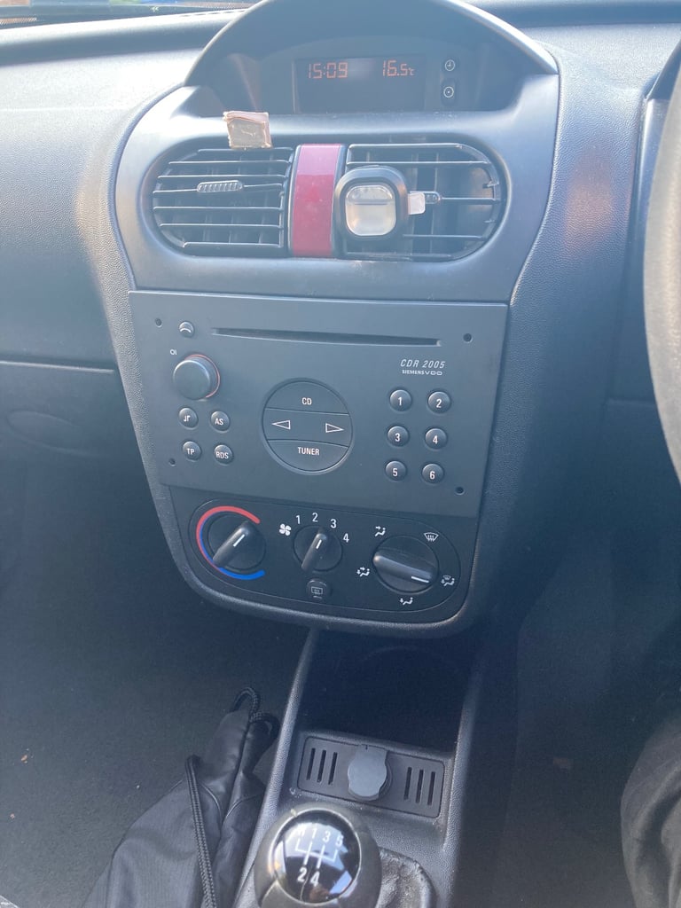 VAUXHALL CORSA 1.2 PETROL ULEZ FREE CHEAP RUN ABOUT 