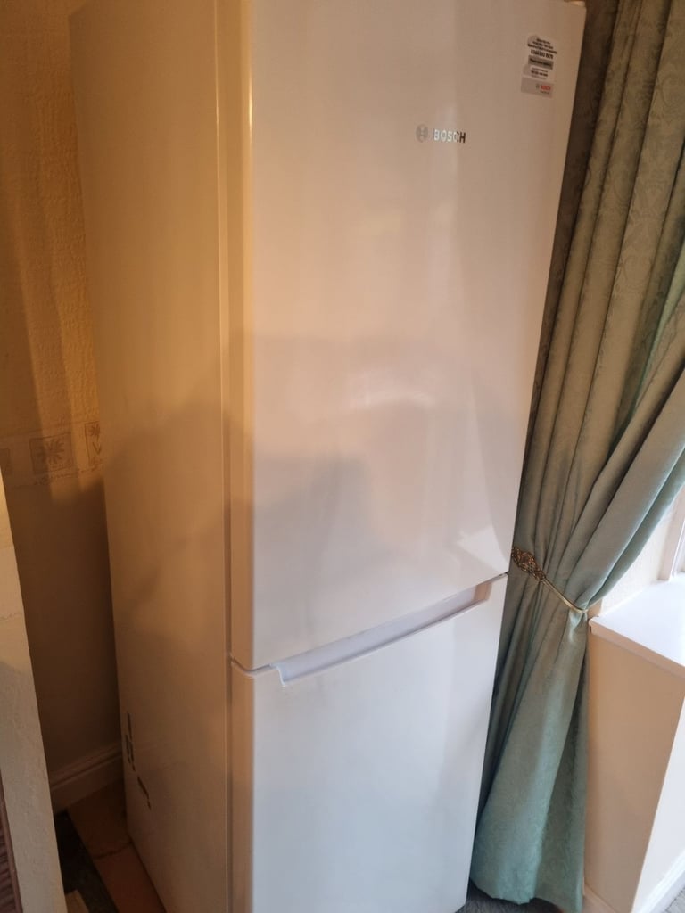 Fridge freezer 