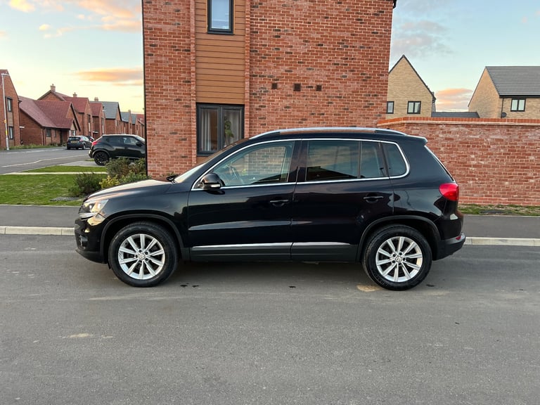 Volkswagen, TIGUAN, 2013 Automatic , 1968 (cc), 5 doors