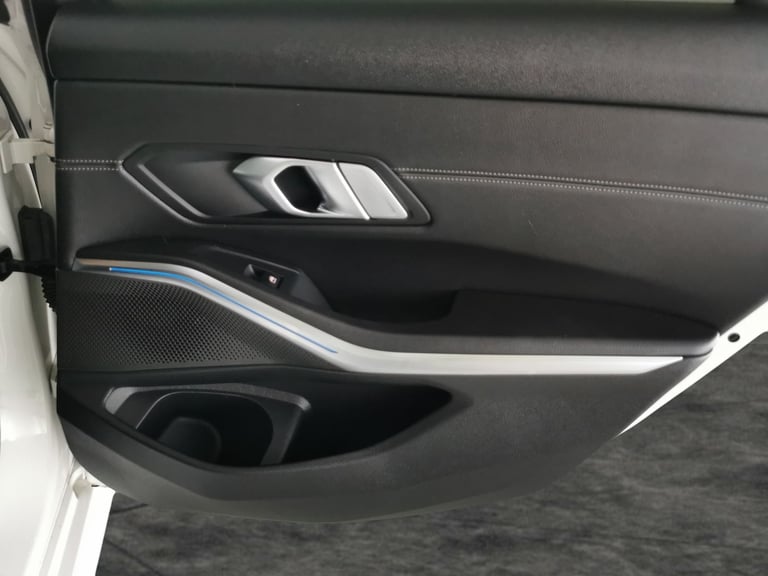 2021 BMW 3 Series 2.0 330e 12kWh M Sport Saloon 4dr Petrol Plug-in Hybrid Auto xDrive Euro 6  Sal...