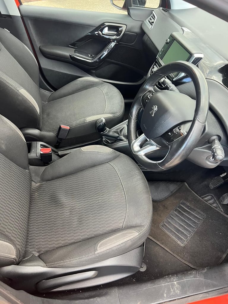 2016 Peugeot 208 1.2 PureTech Active Design Menthol 5dr HATCHBACK Petrol Manual