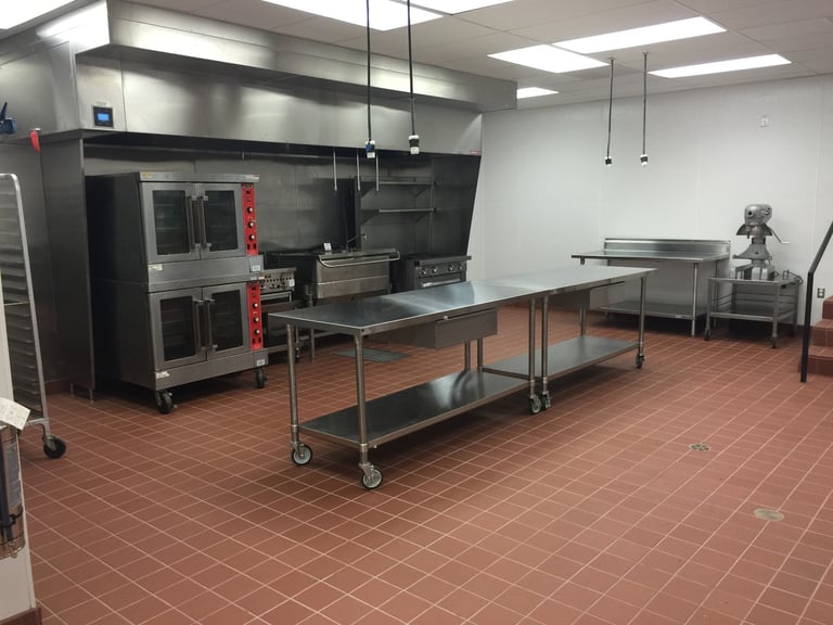 **ALL INCLUSIVE COMMERCIAL KITCHEN FOR RENT PER HALF DAY / DAY / WEEK – PARK ROYAL, LONDON, NW10 **