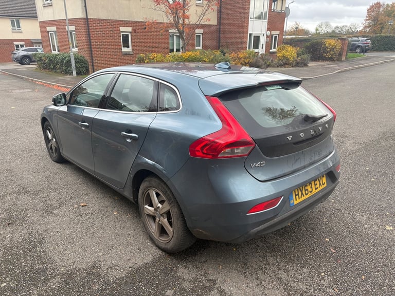 2013 63 plate new shape Volvo v40 se 1.6 d2 Automatic 5 door hatchback blue £2750