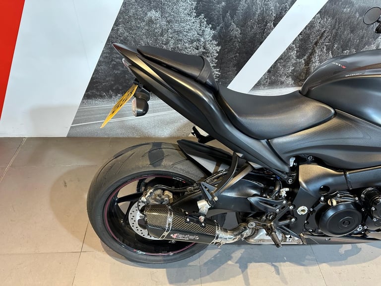 Suzuki GSX-S GSXS 1000 Phantom 2019 with 8017 miles + extra's 