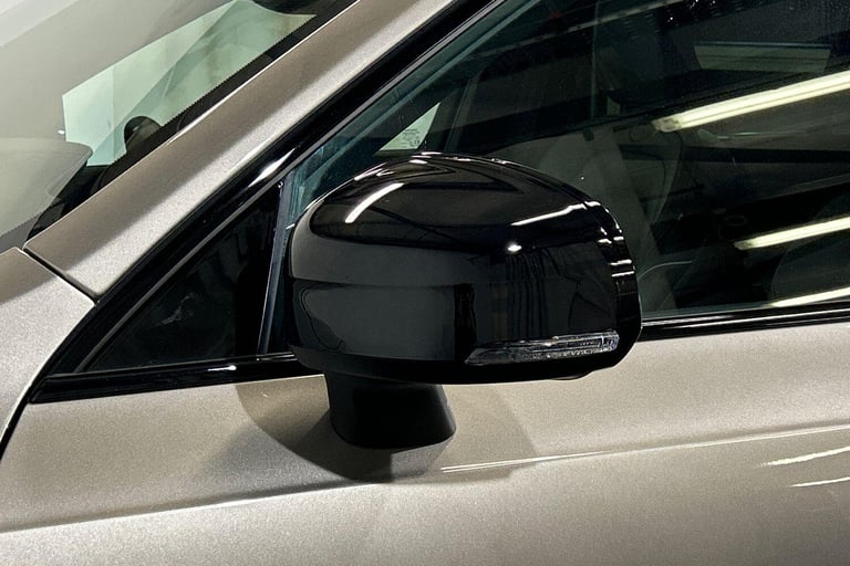 2021 Volvo XC90 Recharge R-Design, T8 AWD plug-in hybrid, 7 Seats ESTATE Petrol/Electric Hybrid A...