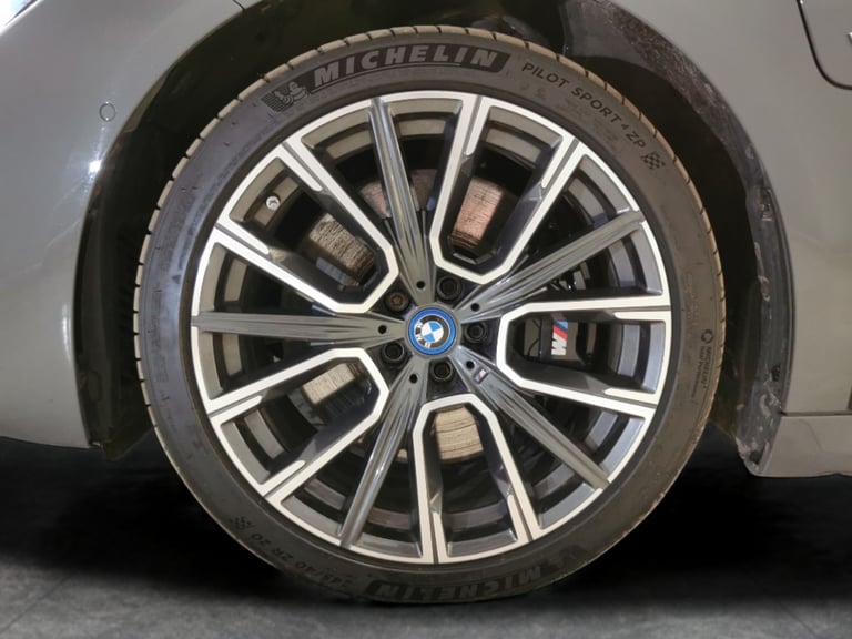 2022 BMW 7 Series 3.0 745Le 12kWh M Sport Saloon 4dr Petrol Plug-in Hybrid Auto xDrive Euro 6 Sal...
