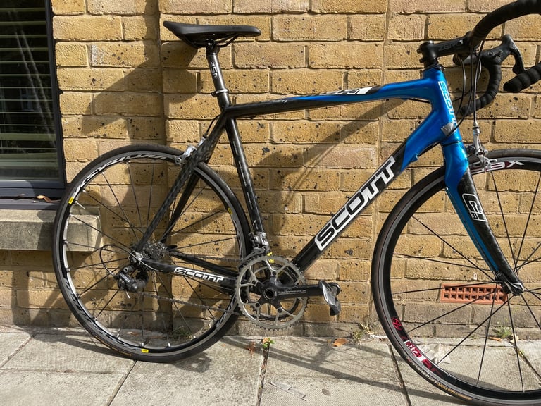 Complete Carbon Scott Road bicycle Campagnolo components throughout