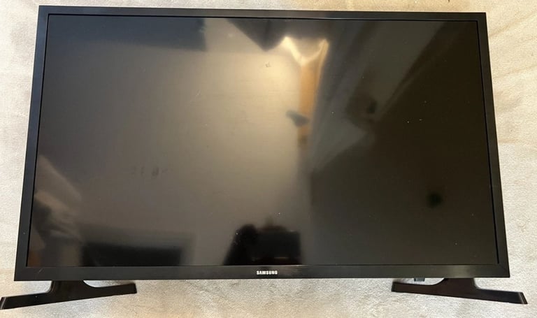 Samsung Smart 32 inch TV ue32j4500ak