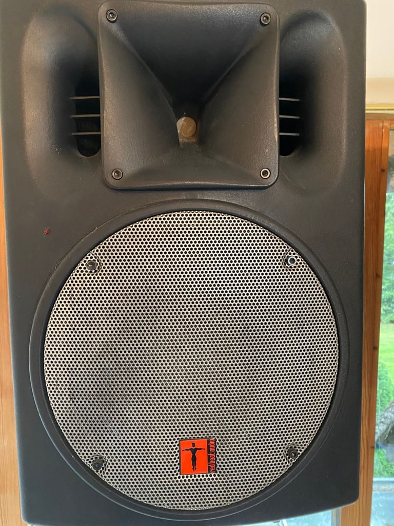  2x REDMAN Stereo Speakers and stands 300w + 100w