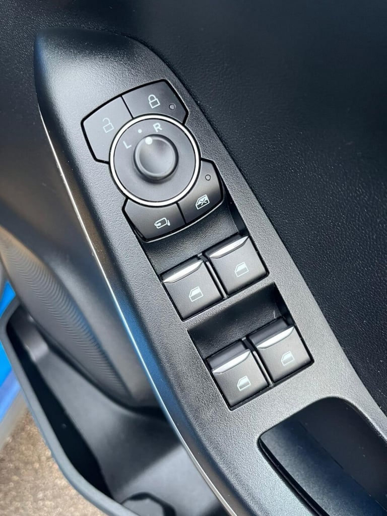 FORD PUMA 1.0 Puma ST-Line 5 Door 1.0L EcoBoost 125PS mHEV 6 Speed Manual 2022