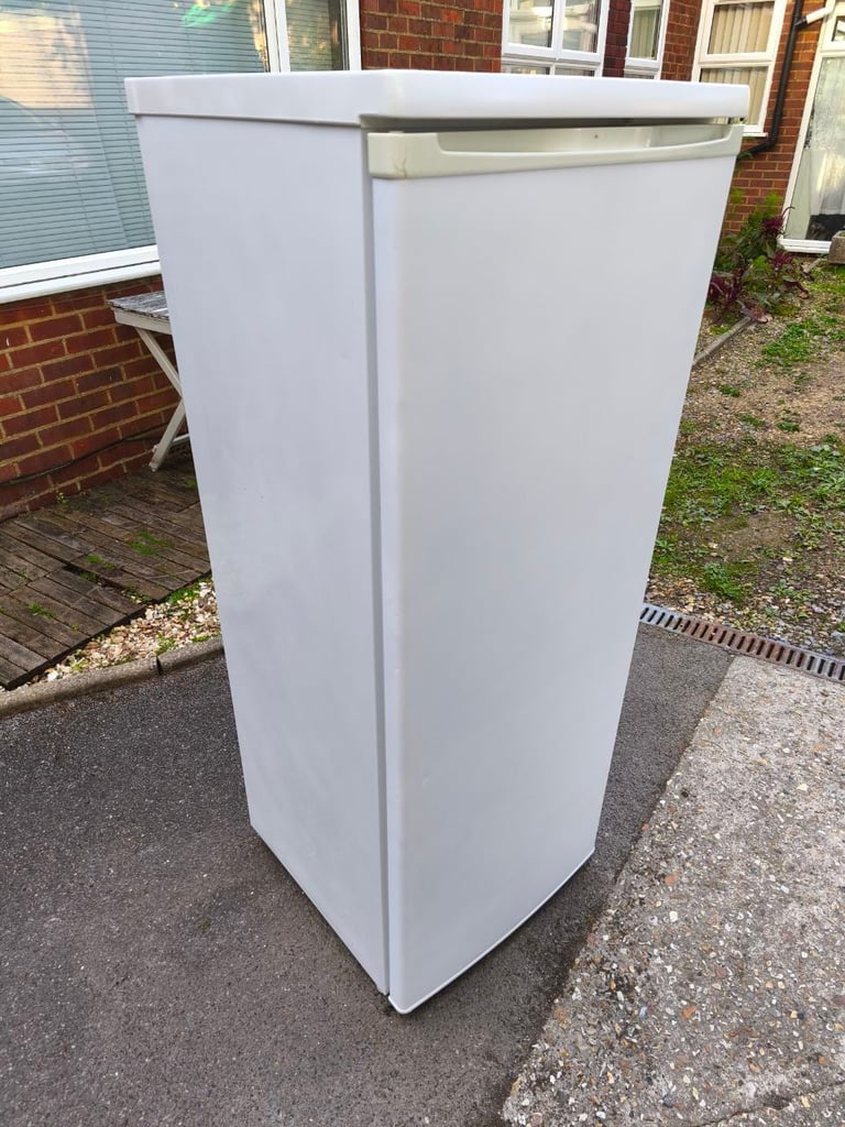 Fridge Refrigerator CURRYS 143 cm* A+ Class