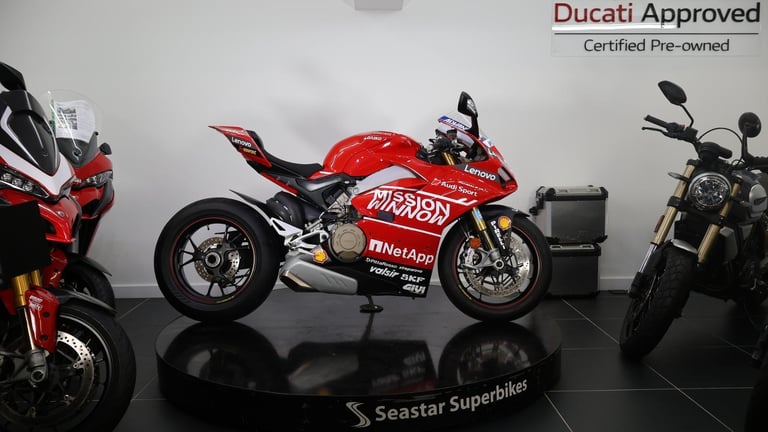 image for DUCATI PANIGALE V4 S - LENOV0 - 2019 - 8000 MILES