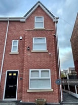 4 bedroom house in Trafford Road, Eccles, Manchester, M30 (4 bed) (#1393923)