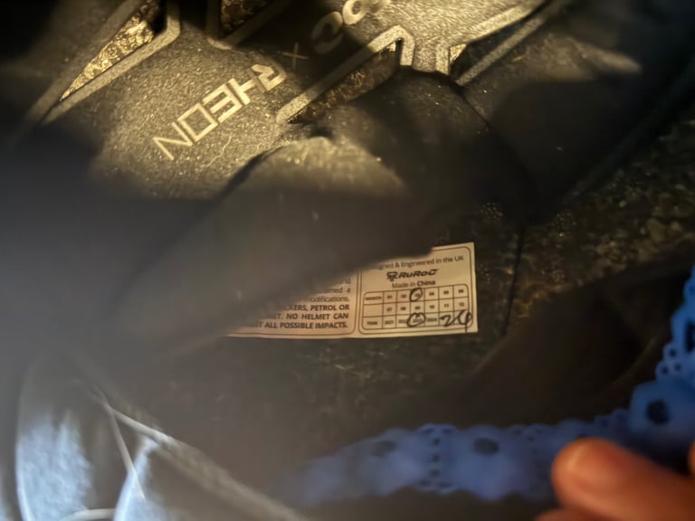 Ruroc ATLAS 4.0 CARBON Jormungandr Helmet – ECE 22.06 Certified + Shockwave Ready – Hardly Worn