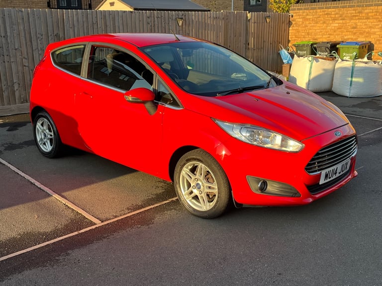 Ford, FIESTA, Hatchback, 2014, Manual, 1241 (cc), 3 doors