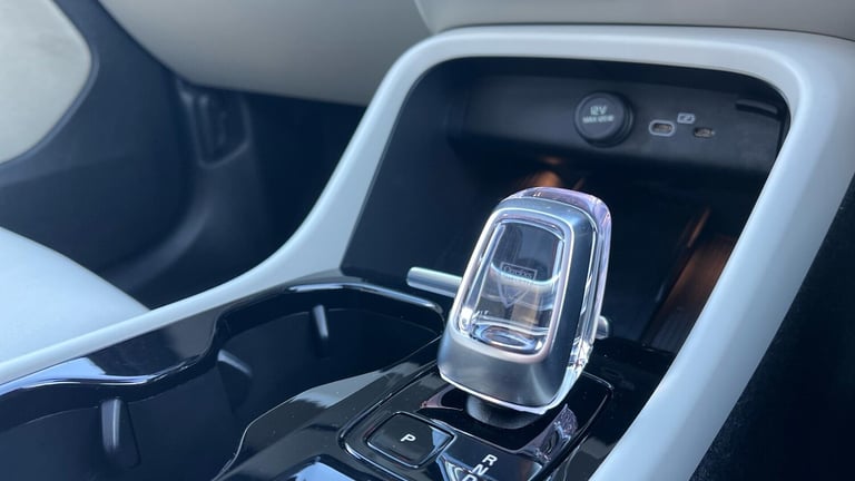 2024 Volvo XC40 Ultra B3 Mild hybrid ESTATE Petrol/Electric Hybrid Automatic