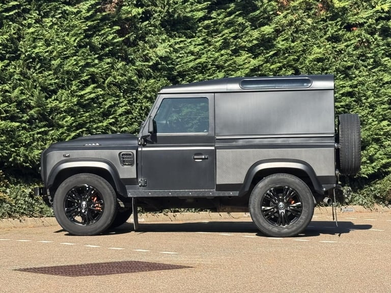 2010 Land Rover Defender 90 2.4 TDCi Hard Top SUV 3dr Diesel Manual 4WD SWB Euro 4 (122 bhp) SUV ...