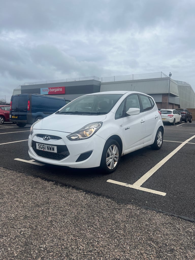 I am selling my personal car HYUNDAI IX 20 blue